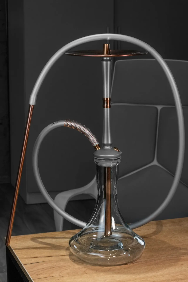 HOOB GO hookah with a cylindrical stem, tray and clear glass base